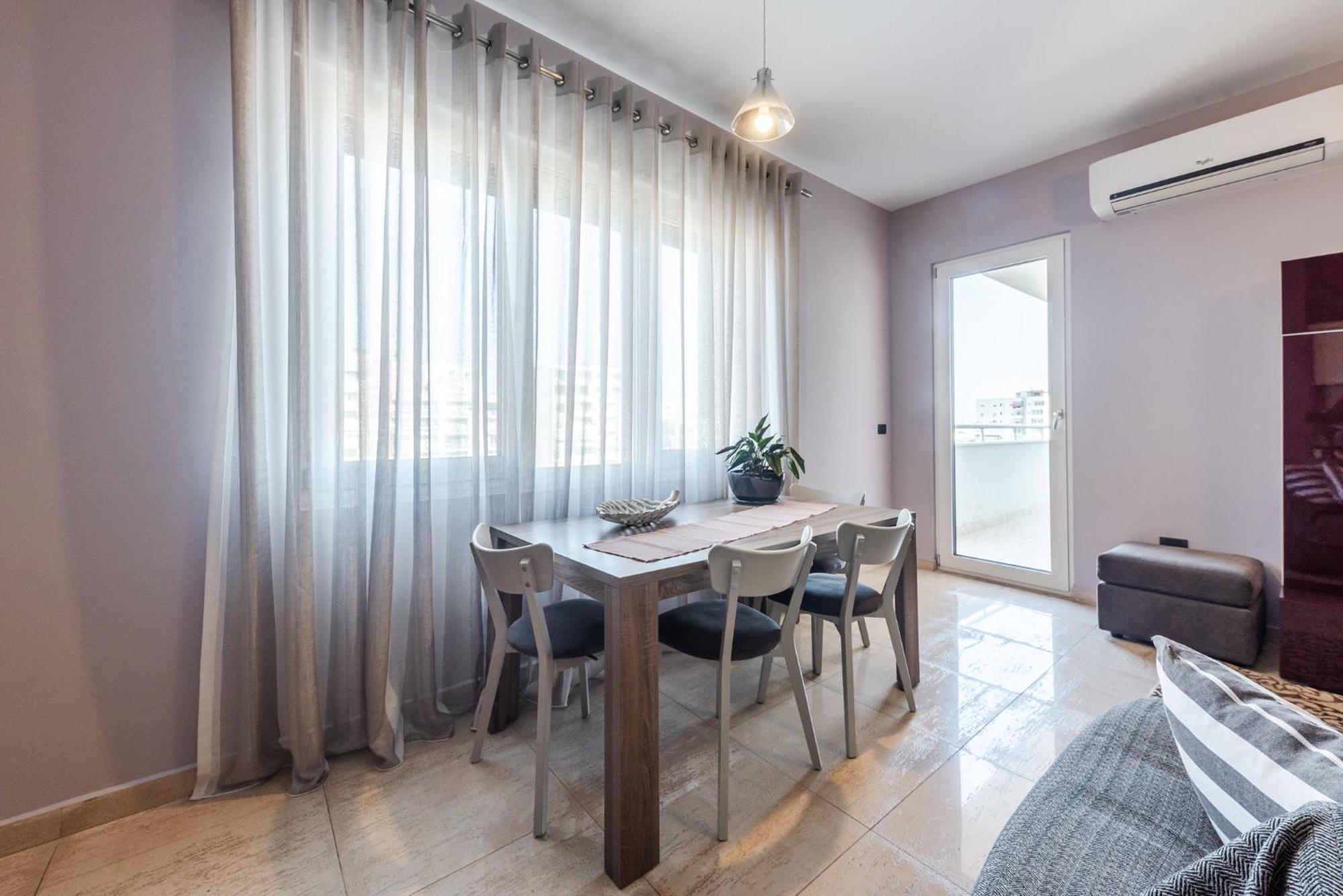 Main Square Apartment Драч Екстериор снимка